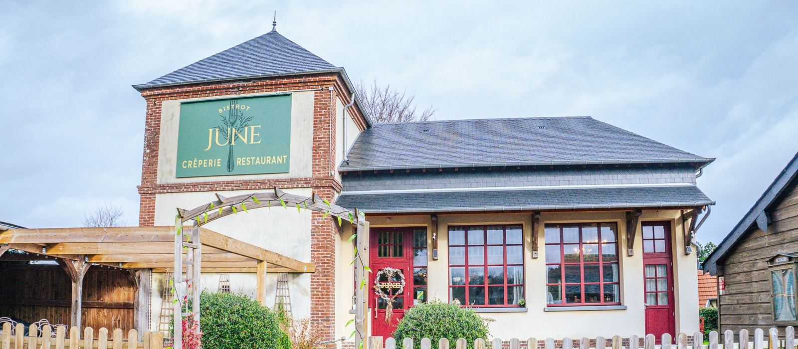 Extérieur copy Slide background